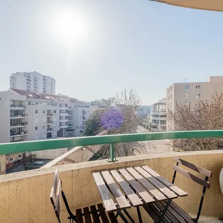 ☀ Sunny Flat With Balcony ☀ 아파트