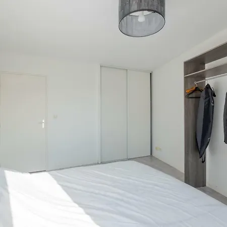 아파트 ☀ Sunny Flat With Balcony ☀ *